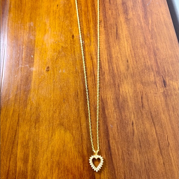 Heart shaped diamond and gold necklace - Picture 4 of 11